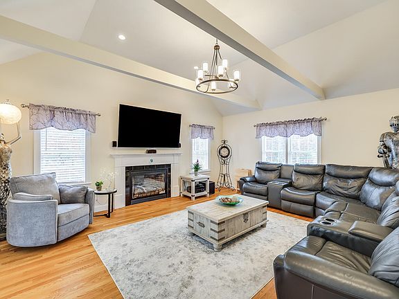 5th image of 36 Chandler Drive