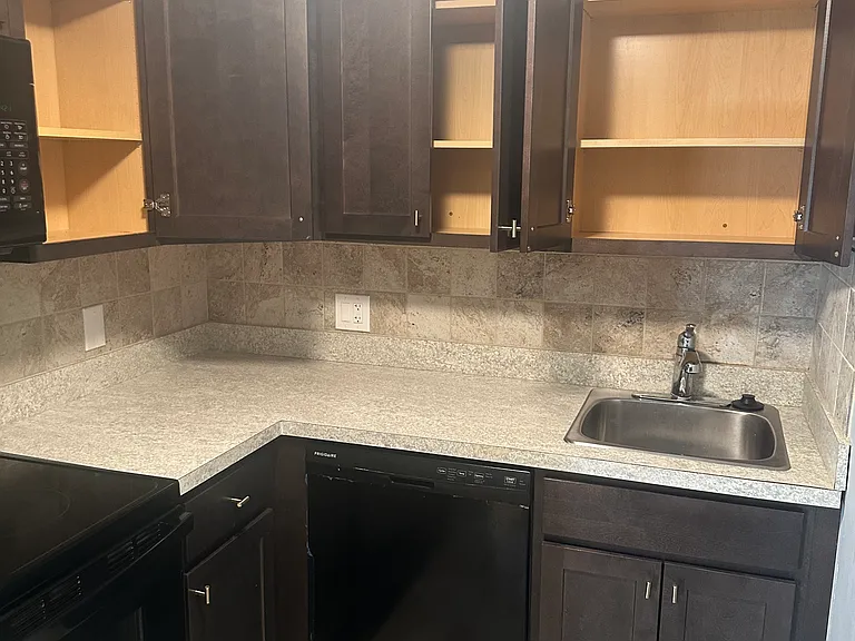 207 Burgundy Hill Ln — Photo 7