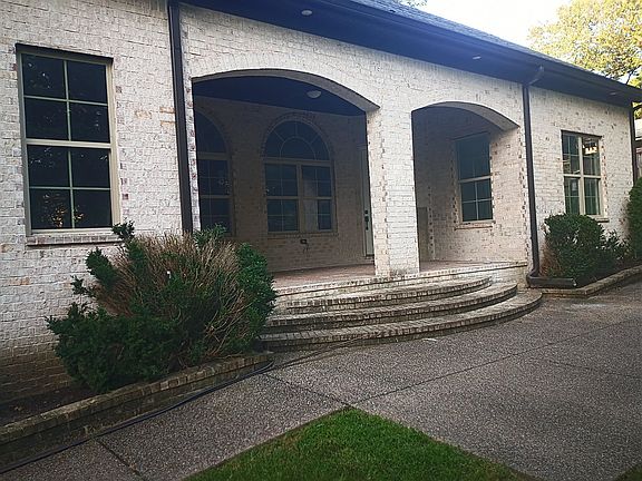 2nd image of 5690 Walnut Grove Rd