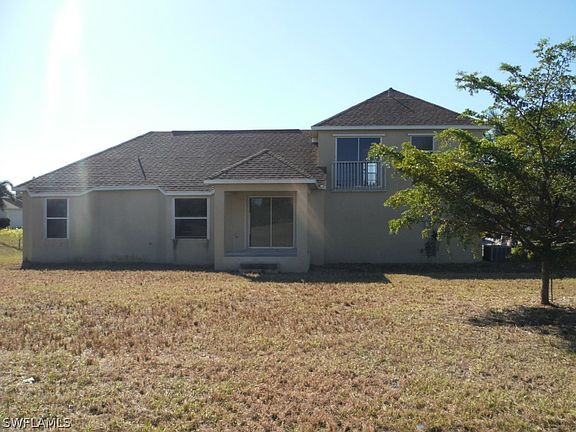 2nd image of 221 SE 14th Terrace Cpe