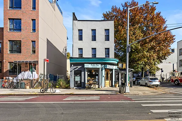 Rented by Signature Property Realty | media 4