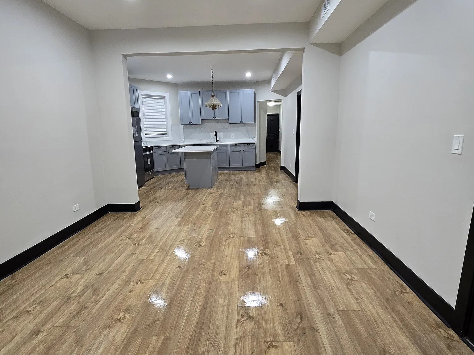 3 bed, 1200 sqft, $2,000 — Photo 4