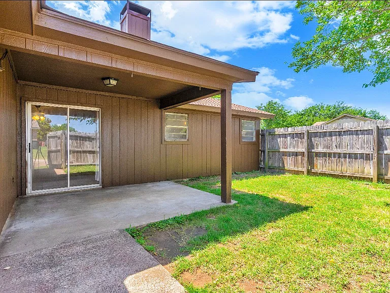 1401 N Nolan River Rd #A — Photo 15