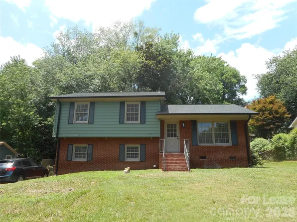 7556 Thorncliff Dr, Charlotte, NC 28210