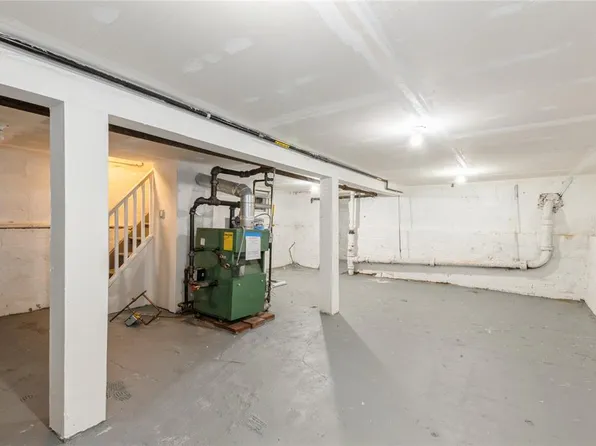 194-56 Murdock Avenue image 18 of 19