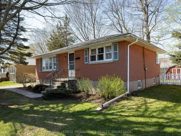 287 McEwen Dr, Kingston, ON K7M 3W2