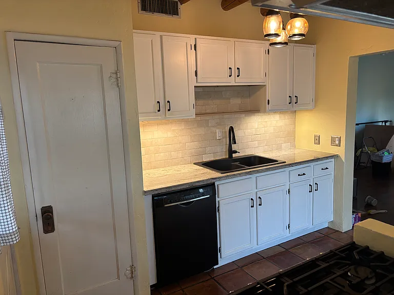 2537 N Orchard Ave — Photo 3