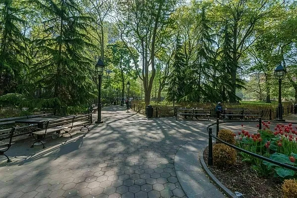 Rented by REAL New York | media 12