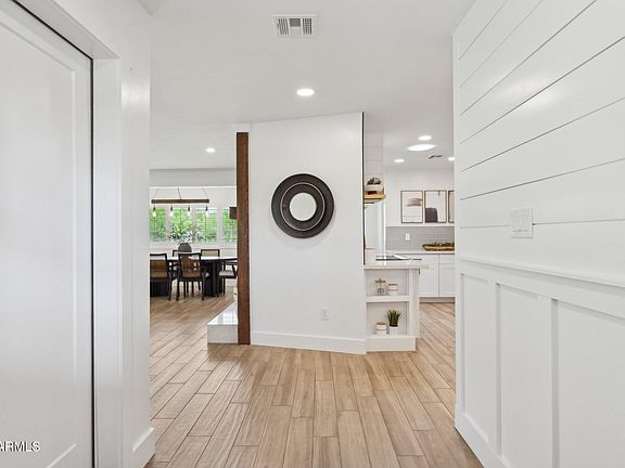5th image of 1028 E MANZANITA Drive