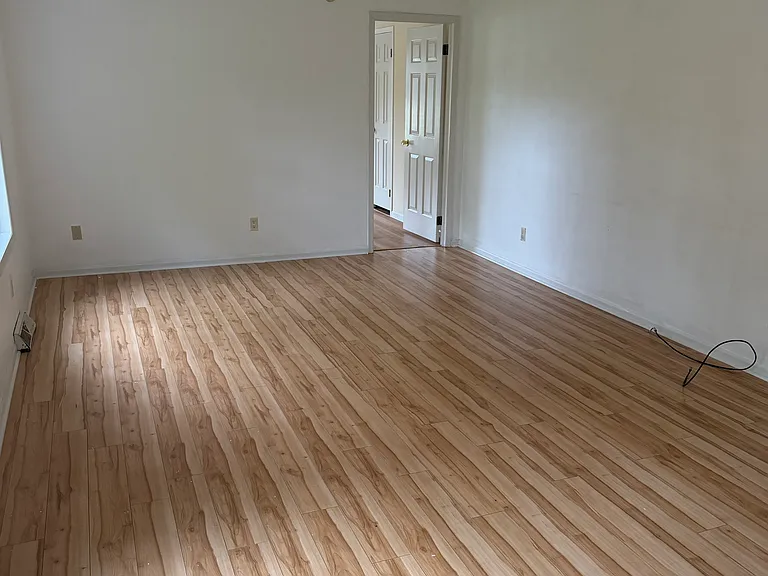 6610 Greenville Loop Rd — Photo 2