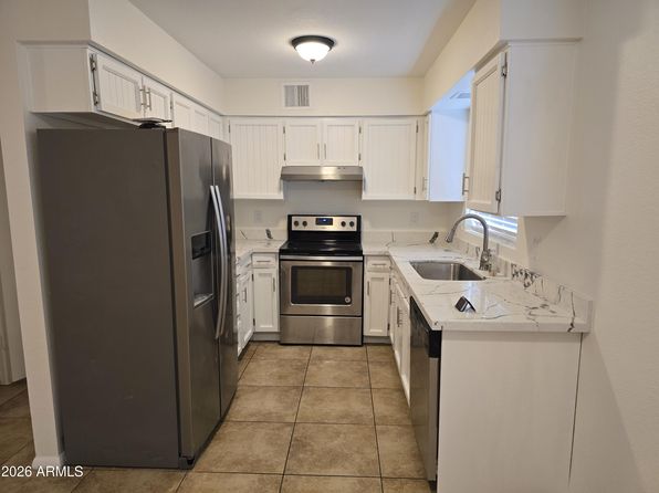 715 N Arrowhead Dr #4