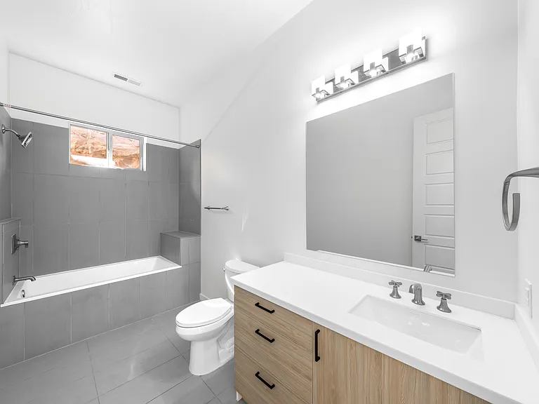 Bathroom (3)