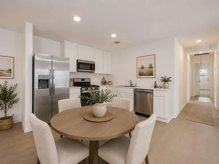 385 Lucia Way — Photo 6