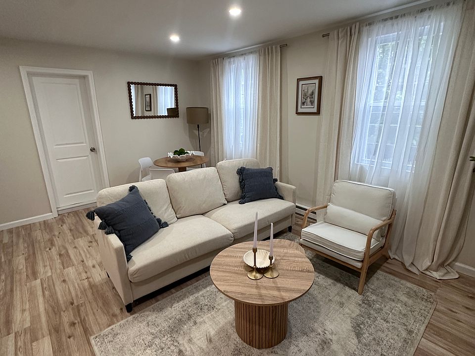 1st image of 129 Pike St #4