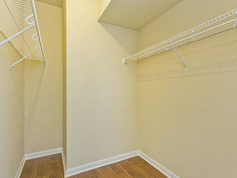 335 Rachel St — Photo 18