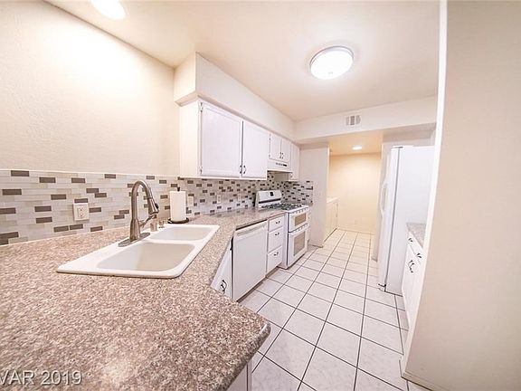 4th image of 2830 Cool Water Dr