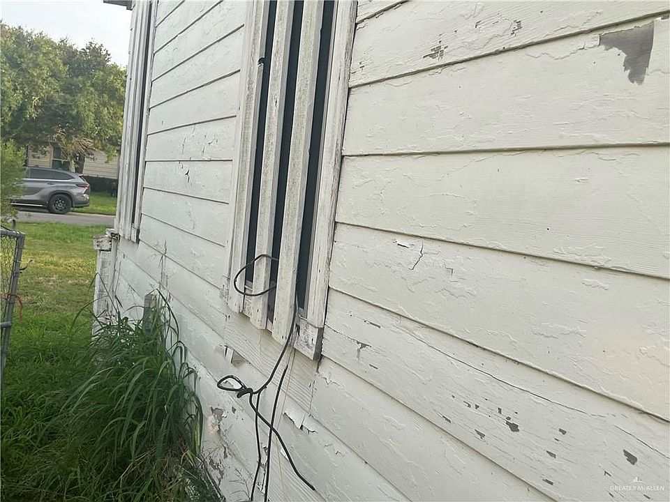 2nd image of 2201 E Van Buren Ave