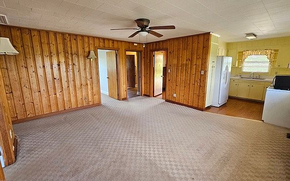 3rd image of 731 Vinegar Loop Rd