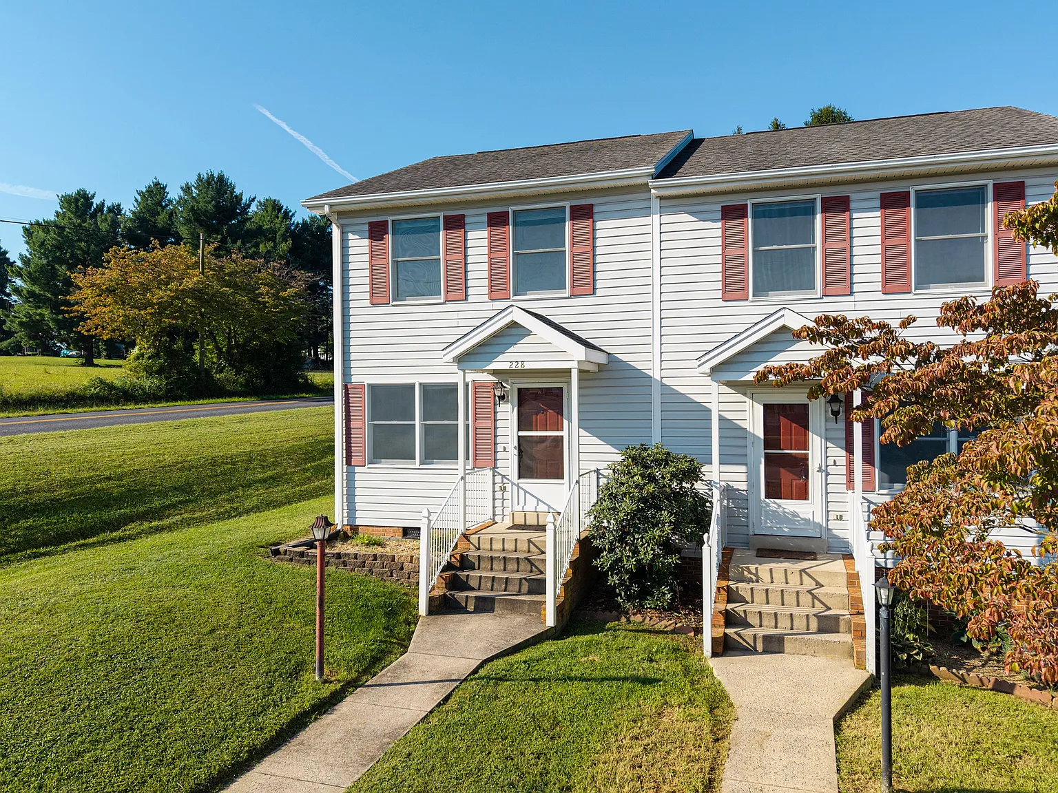 2 bed, 1.5 bath, 1152 sqft, $1,475 — Photo 3