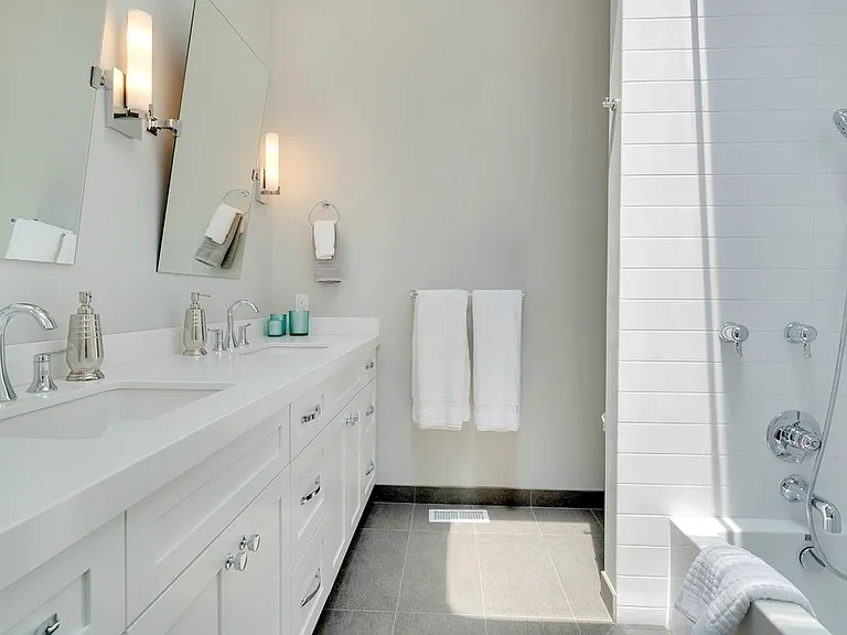 1705 Noyack Rd — Photo 13