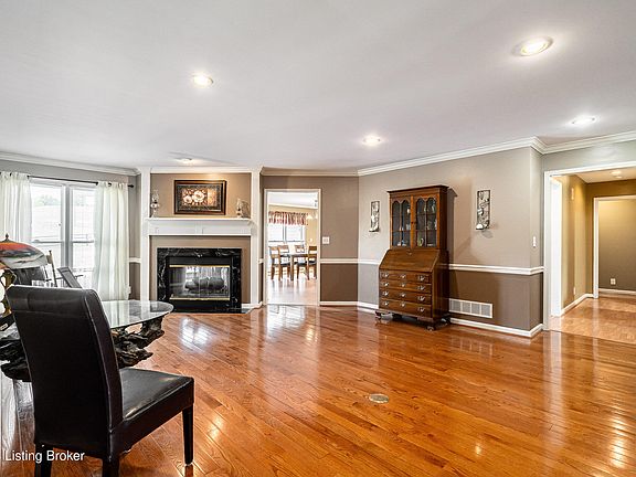 3rd image of 3574 Plum Creek Rd