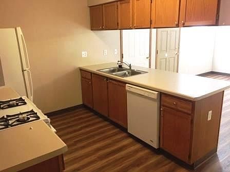 4th image of 631 Donna Dr APT 1