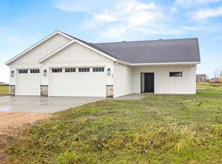 202 N Neuman Blvd, Colfax, ND