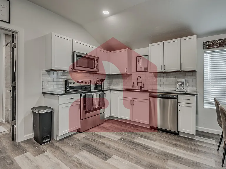 208 E Mosier St — Photo 26