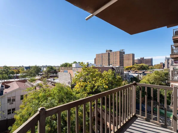 874 Willoughby Avenue image 8 of 11