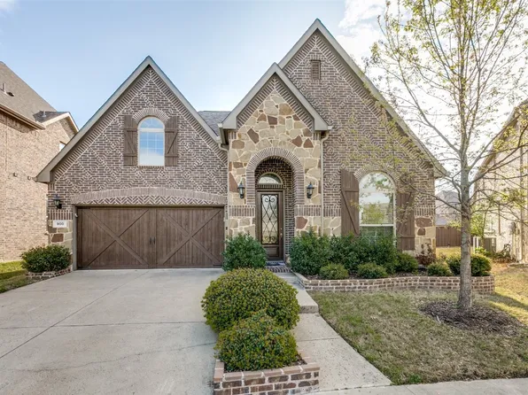 900 Aster Dr, Euless, TX 76039