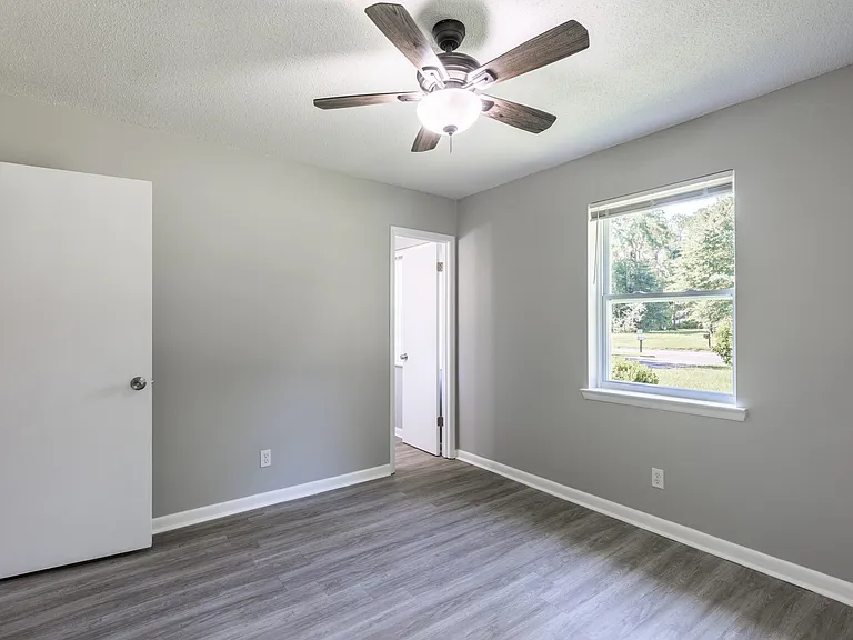 504 Heritage Dr — Photo 20