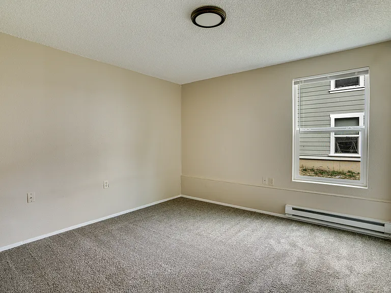 2412 S I St #3 — Photo 10