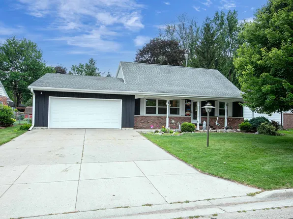 430 Fairview Way, Shawano, WI 54166