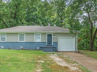 2418 Vanderbilt Rd, Memphis, TN 38106