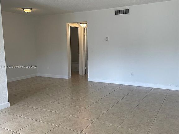 3rd image of 400 NW 65th Ave APT 126