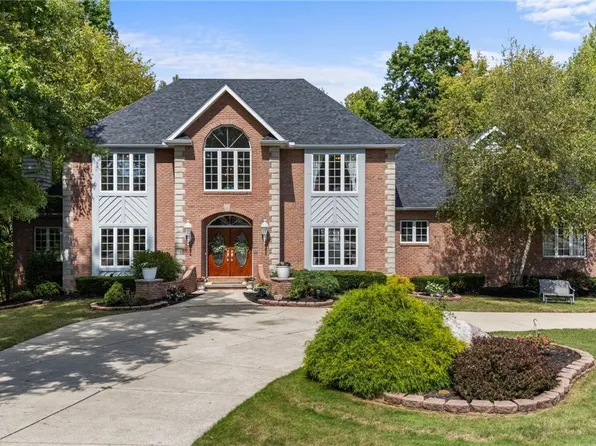 38500 River Ridge Ct, Grafton, OH 44044