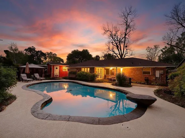 9910 Pine Lake Dr, Houston, TX 77055