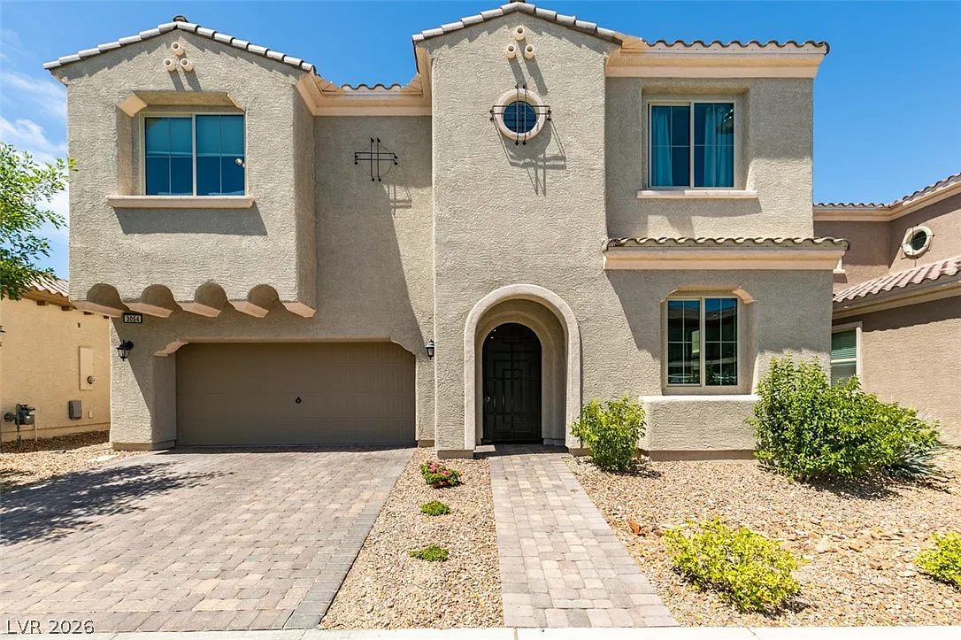 4 bed, 2.5 bath, 3232 sqft, $3,700 — Photo 2