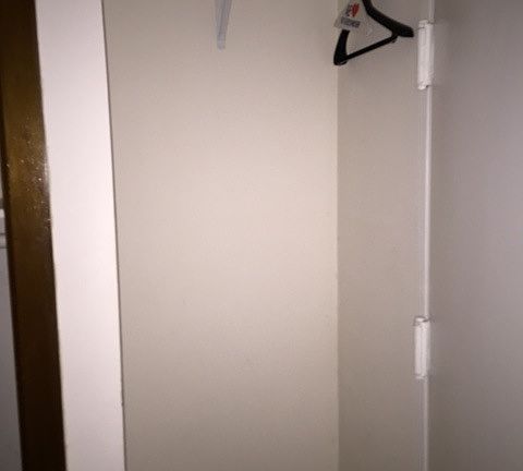 4th image of 190 8th St APT 1R