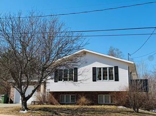 45 Atlantic Rd, Charlottetown, PE C1A9P4