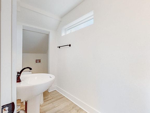 5th image of 508 Vinson Dr #B