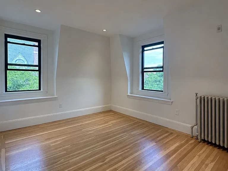 54 Harvard St #3 — Photo 6
