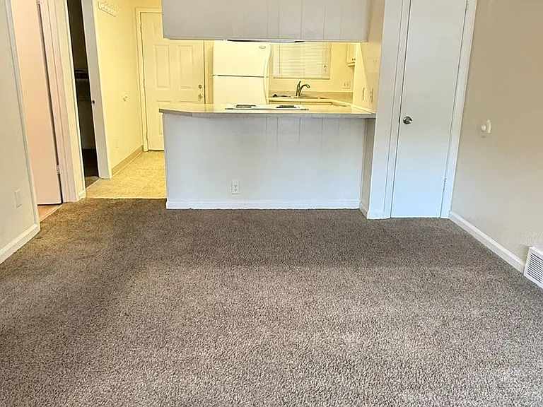 405-407 E Simpson St #2A — Photo 5