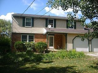 9760 Bainbridge Rd, Chagrin Falls, OH 44023