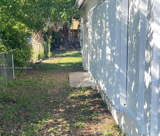 2908 Dunbar St — Photo 2
