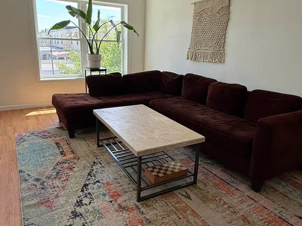 3626 Bayview Avenue image 2 of 32