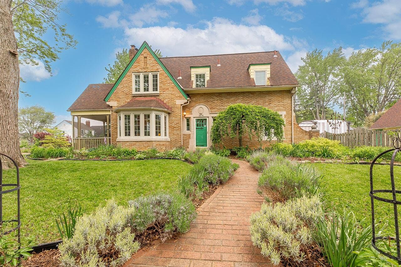 1674 Melrose Ave, Columbus, OH 43224 | Zillow