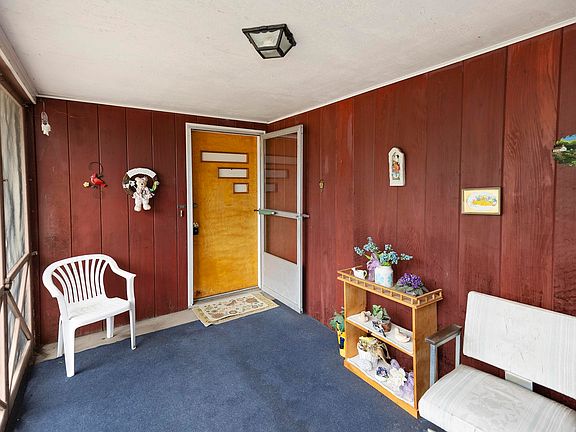 5th image of 1116 N Claremont Dr