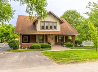 402 E Grand St, Gallatin, MO 64640