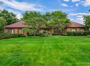 28W270 Flanders Ln, Winfield, IL 60190